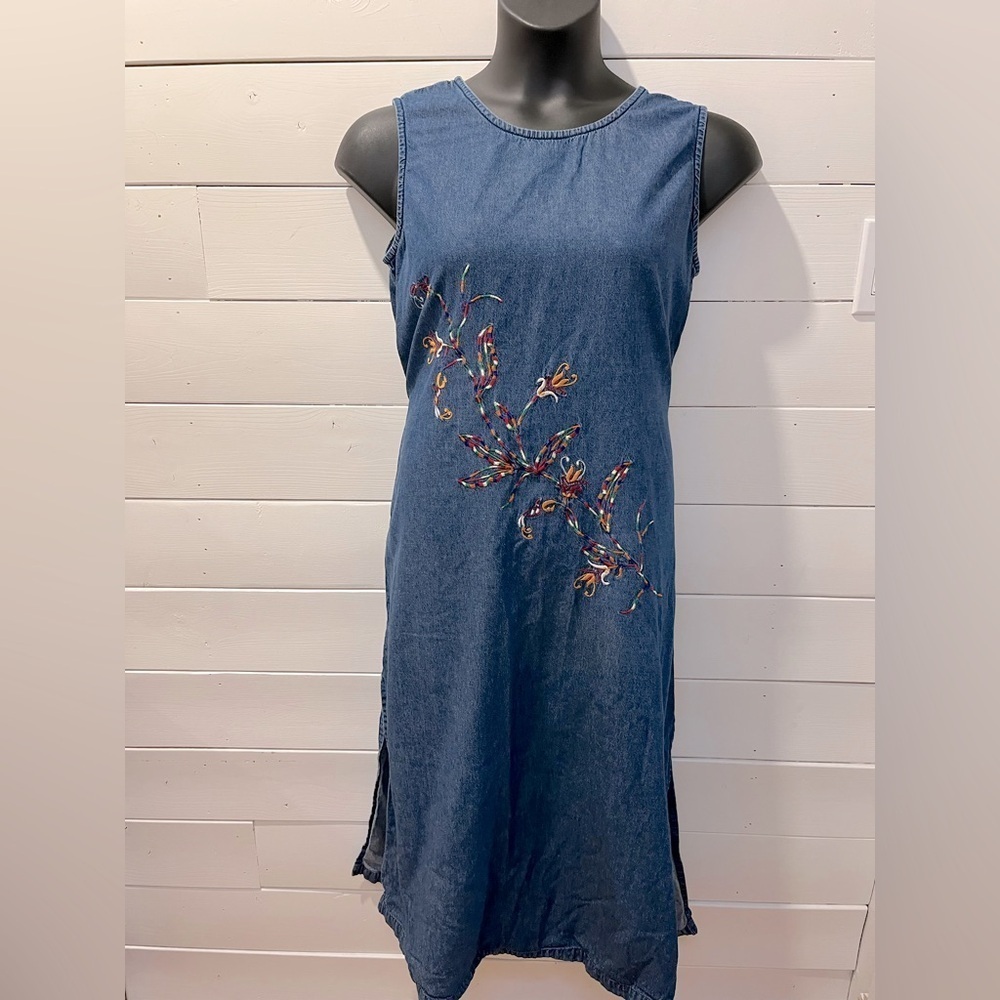 VANITY FAIR – Embroidered Denim Dress – Size 16